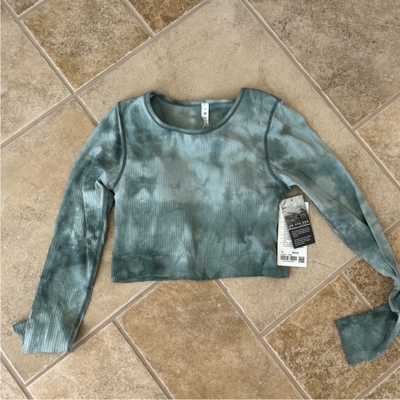 Lululemon Long Sleeve crop Top, size 10, Green marble tye dye, Bra with Padding - Picture 8 of 9